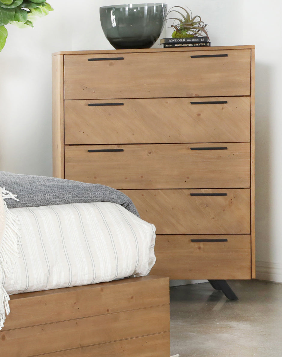Taylor 5-drawer Rectangular Chest Light Honey Brown Taylor 5-drawer Rectangular Chest Light Honey Brown