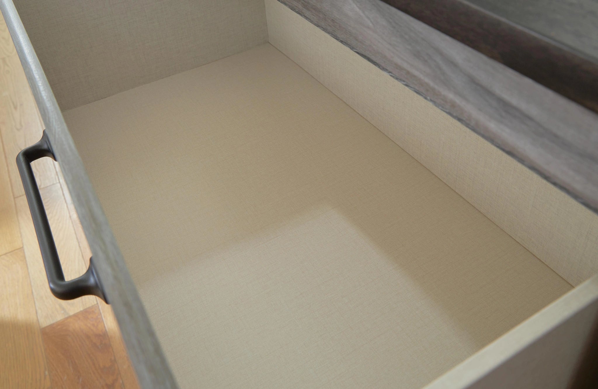 Bronyan Chest of Drawers