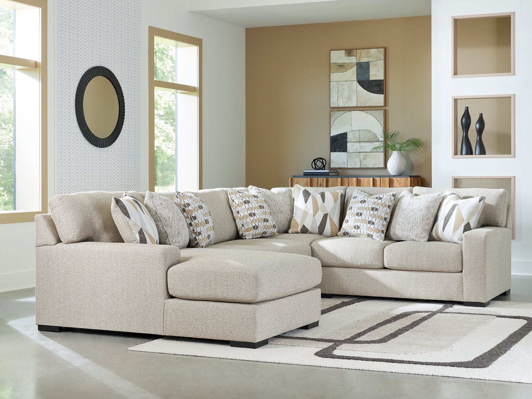 Laurelgrove Sectional with Chaise