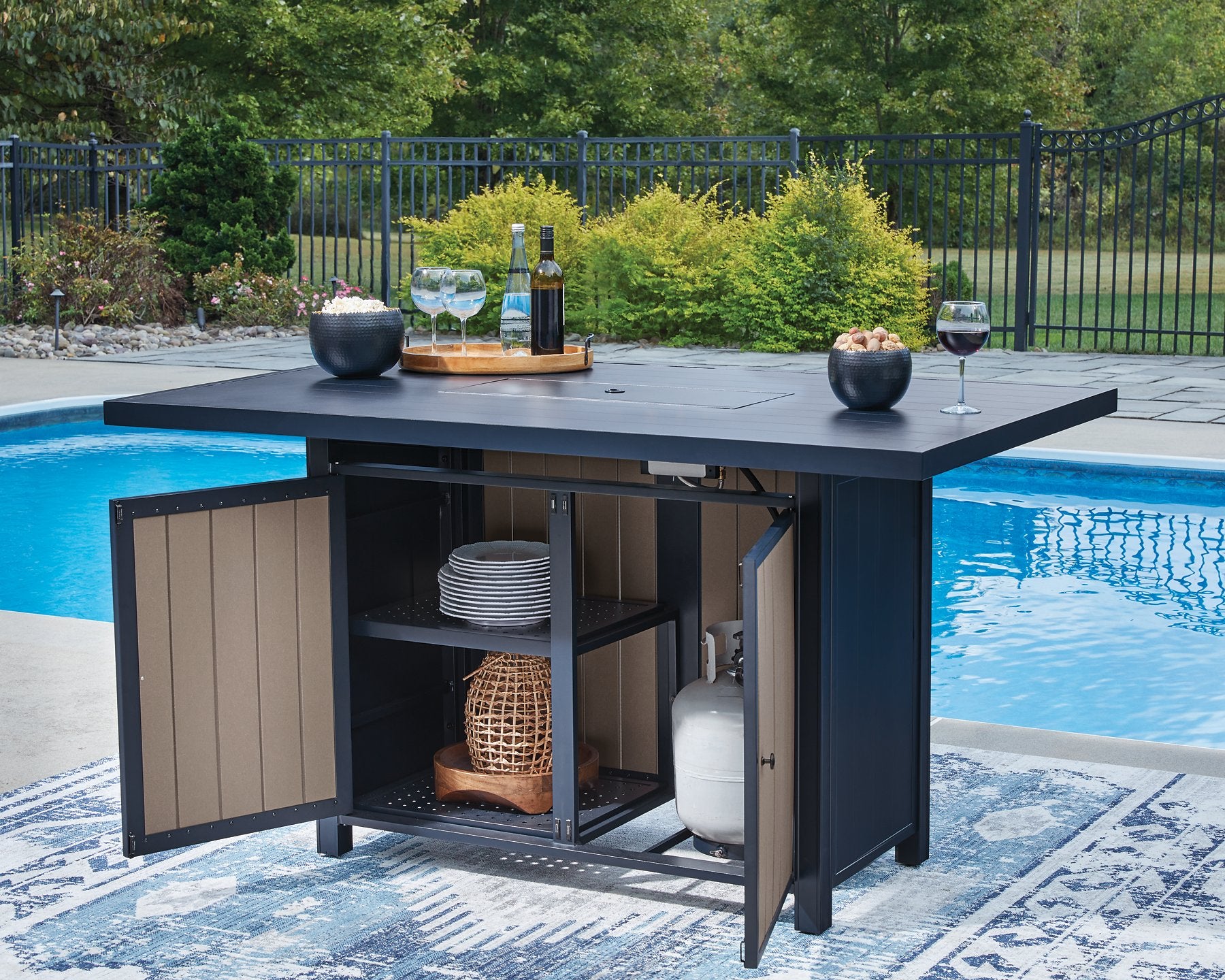 East Beach Outdoor Dining Set