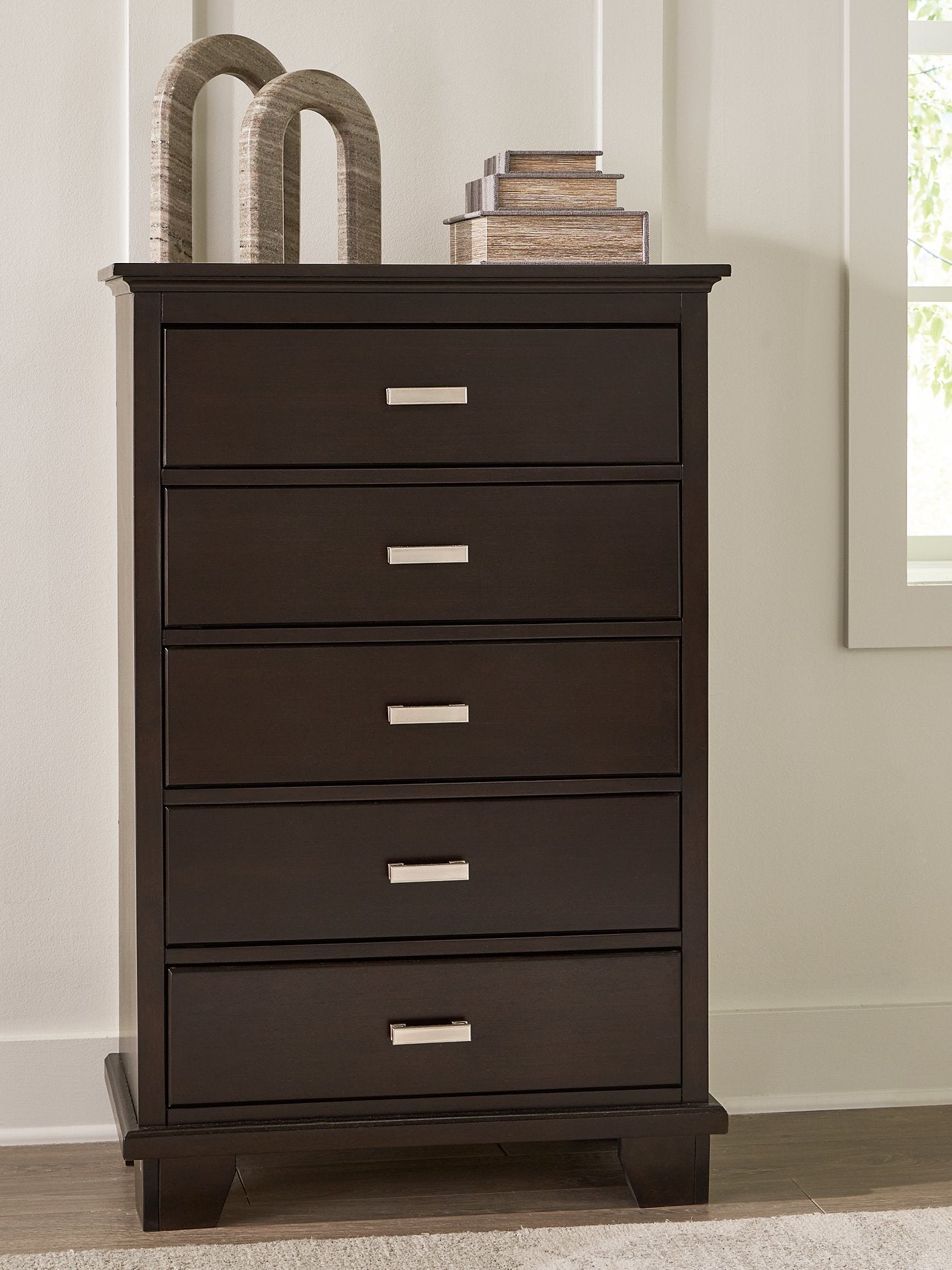Covetown Chest of Drawers